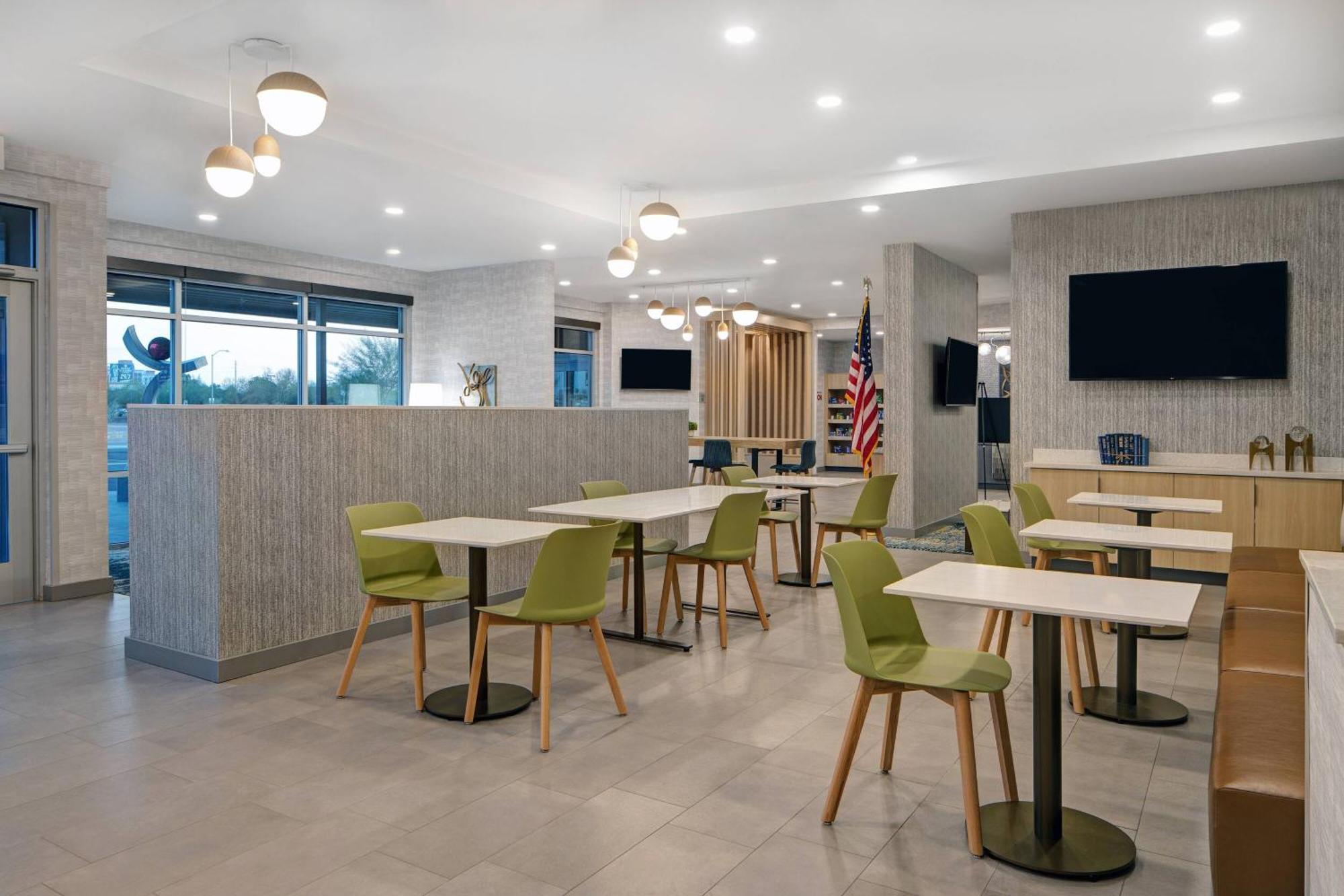 Towneplace Suites By Marriott Phoenix Glendale Sports & Entertainment District Extérieur photo